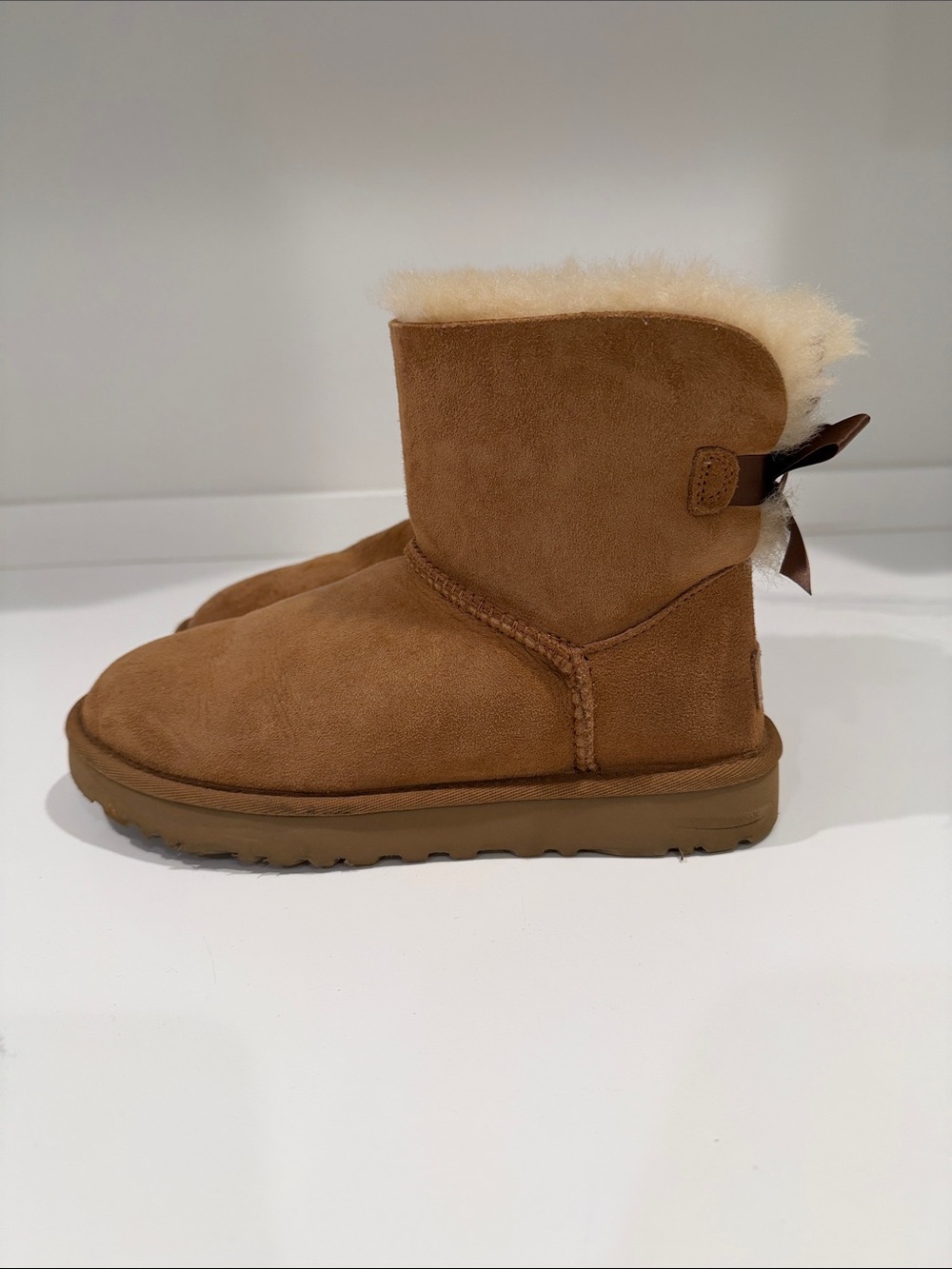 UGG boots with bows - Picture 3 of 6